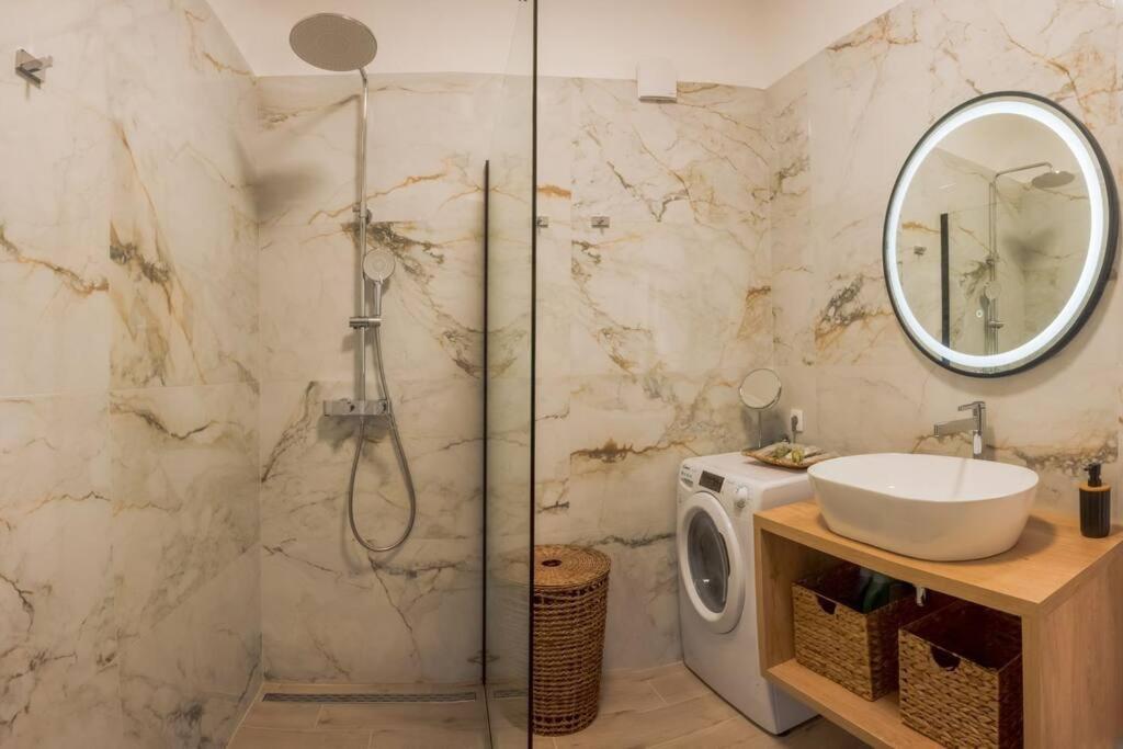 Luksuzni Apartman Ribica U Samom Centru Grada Σπλιτ Εξωτερικό φωτογραφία