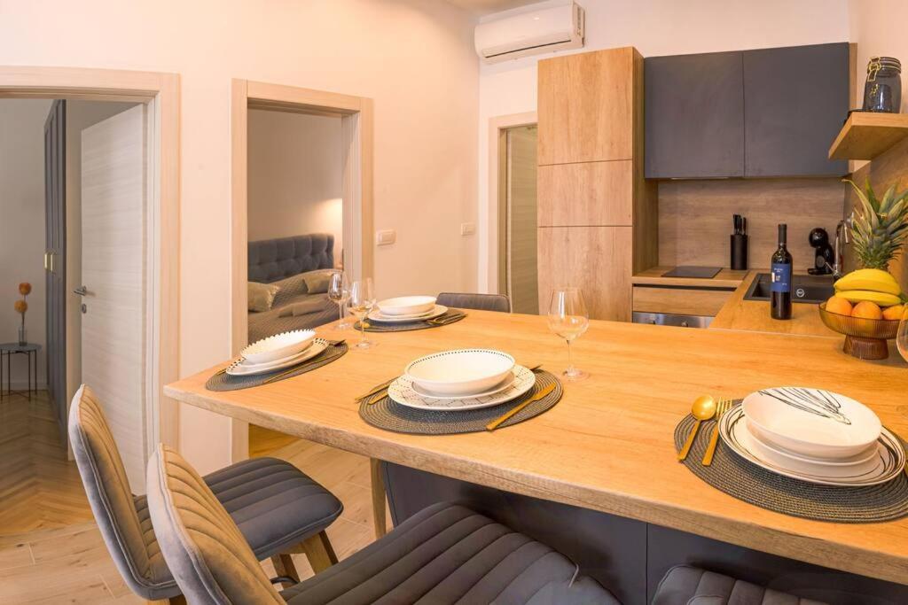 Luksuzni Apartman Ribica U Samom Centru Grada Σπλιτ Εξωτερικό φωτογραφία